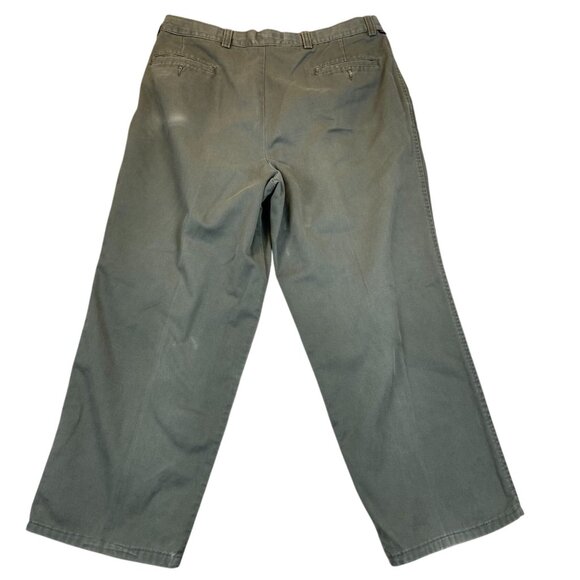 Dockers Men's Pants Size 35x26 Chino Classic Pleated Straight Leg Casual Green - Picture 2 of 10
